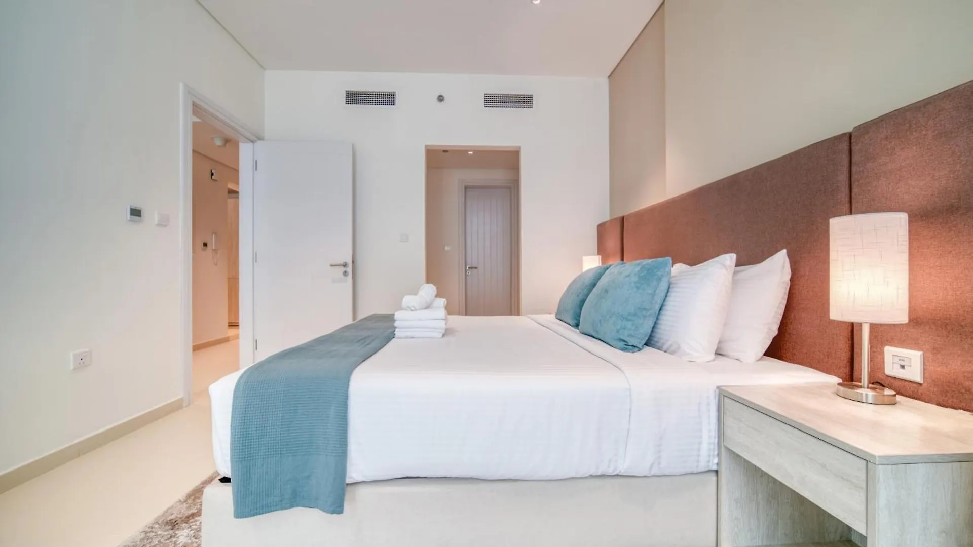 Apartment Seven Palm, Palm Jumeirah - Mint Stay Dubai